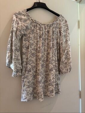 ODDY Cream Off-Shoulder Floral Blouse with Gray Print